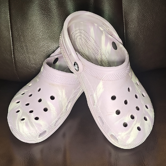 CROCS Shoes - CROCS Lavender Tie-Dye Classic Clog Sandals Q11